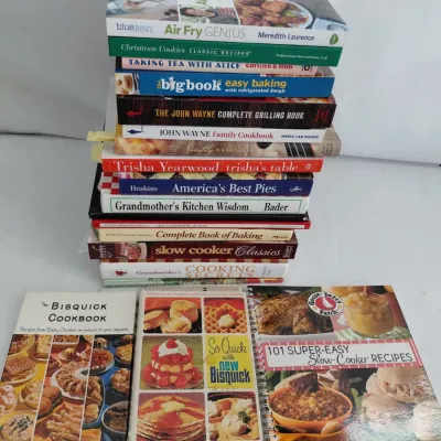 Cookbooks - John Wayne, Trisha Yearwood, Grandmother's, Pies, All titles in Pics