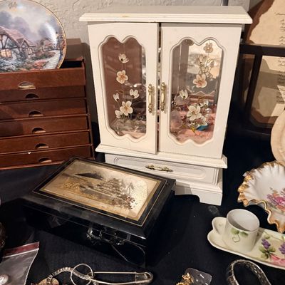 Sale Photo Thumbnail #16