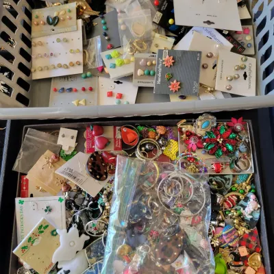 Sale Photo Thumbnail #216: Jewelry