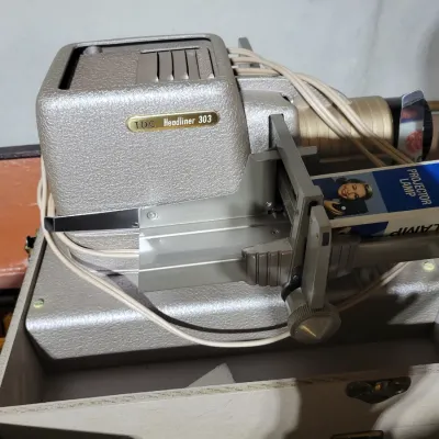 Sale Photo Thumbnail #159: Vintage TDC Headliner 303 slide projector 