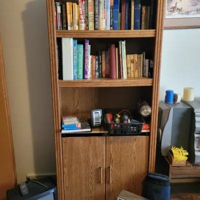Sale Photo Thumbnail #75: Cabinet and books