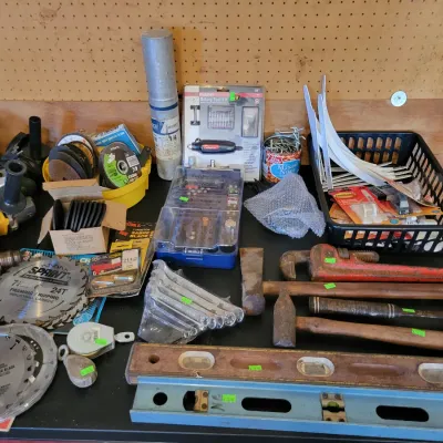 Sale Photo Thumbnail #192: Tools