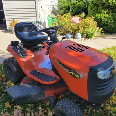 Sale Photo Thumbnail #224: Ariens 19.5 horsepower automatic riding lawn mower - Mechanics Special