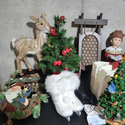 Sale Photo Thumbnail #137: Holiday