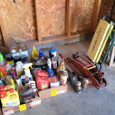 Sale Photo Thumbnail #181: Garage