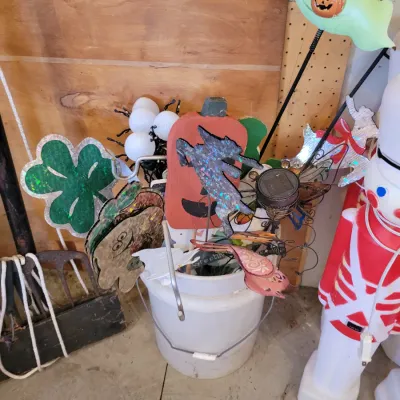 Sale Photo Thumbnail #183: Assorted seasonal yard stakes