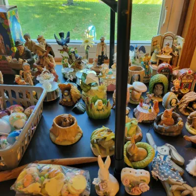 Sale Photo Thumbnail #32: Small animal and Easter figurines