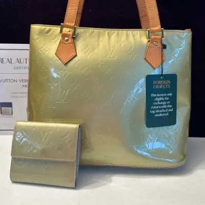 Louis Vuitton Authentic Vernis Houston Tote Bag & Elise Wallet 