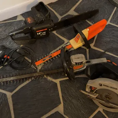 Sale Photo Thumbnail #19: Power Tool Lot: B&D Drill, Saw, Remington Chainsaw
