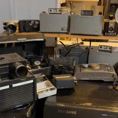 Sale Photo Thumbnail #26: Vintage Cameras & Projector Group
