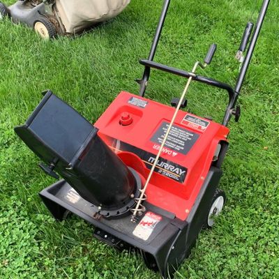 Sale Photo Thumbnail #155: Murray 3-hp 20" snow thrower