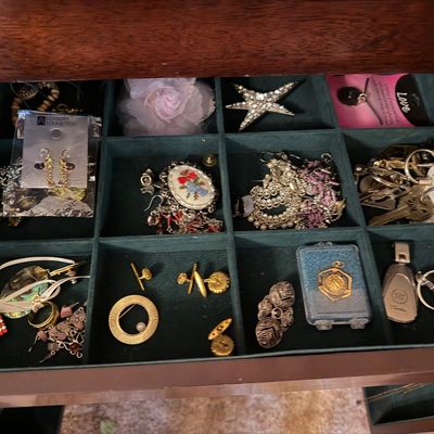 Sale Photo Thumbnail #128