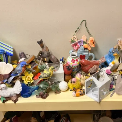 Sale Photo Thumbnail #51: Seasonal figurines & household collectibles