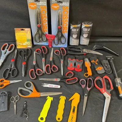 LH556HI - Large Assortment Of Scissors/Shears/Utility Cutting Tools