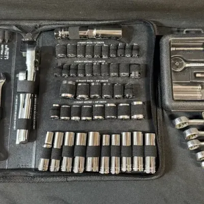 LH552HI - Craftsman Mechanics Tool Sets With Sockets/Ratchets/Metric Wrenches