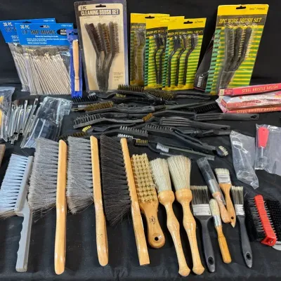 LH529HI - Large Assortment Of Wire/Cleaning/Detailing/Paint Brushes