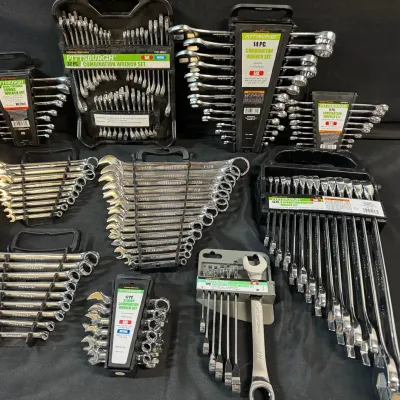 LH553HI - Pittsburgh Brand Large Lot: SAE and Metric Combination Wrench Sets