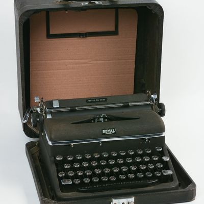 Sale Photo Thumbnail #120: Royal Quiet Deluxe Elite Type Typewriter.