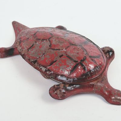 Sale Photo Thumbnail #77: Wonder-Bilt Products Metal Toy Turtle.