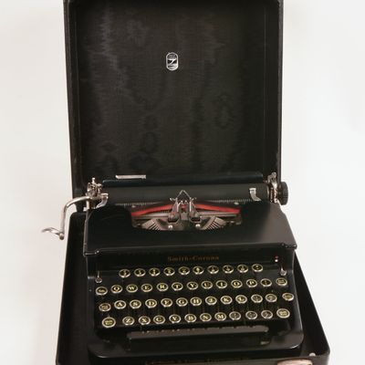 Sale Photo Thumbnail #121: Smith Corona Standard Typewriter.