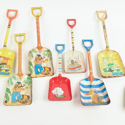 Sale Photo Thumbnail #65: Large Collection of Tin Lithograph Shovels.