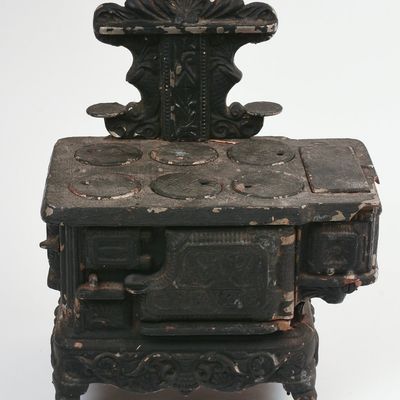 Sale Photo Thumbnail #87: Salesman's Sample Wood Cook Stove.