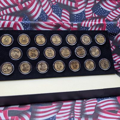 Sale Photo Thumbnail #130: 1999 & 2000 P&D Gold Embossed State Quarters - Each State Has 2 Coins