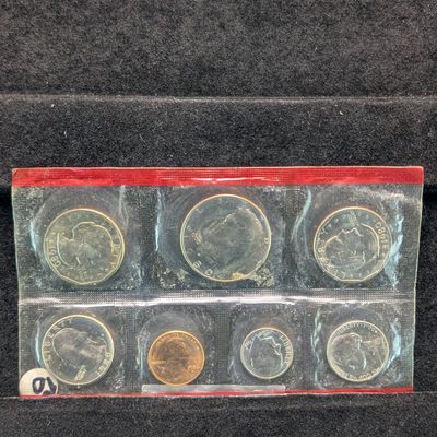 Sale Photo Thumbnail #330: 1980-D Only U.S. Mint Uncirculated Coin Set - Including Susan B. Anthony Dollars