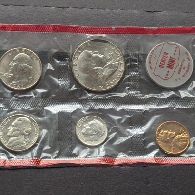 Sale Photo Thumbnail #362: 1961-D Only U.S. UNC. Mint Set w/ No Envelope - Includes (3) 90% Silver Coins