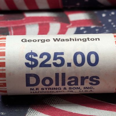 Sale Photo Thumbnail #260: Roll of (25) 2007 George Washington Presidential Dollar