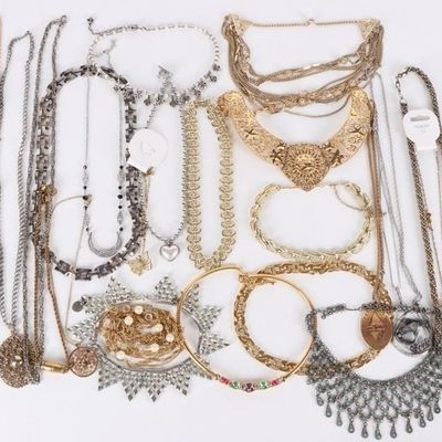 Sale Photo Thumbnail #60: MASSIVE 3LB LADIES FASHION NECKLACES LOT