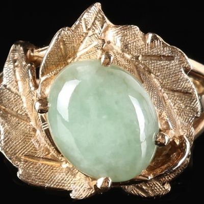 Sale Photo Thumbnail #73: 10K YELLOW GOLD LEAFY LADIES RING W/ JADE STONE