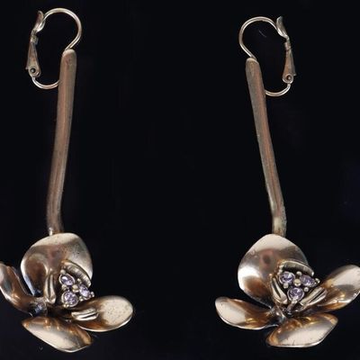 Sale Photo Thumbnail #6: OSCAR DE LERENTA GOLD TONED FLORAL EARRINGS