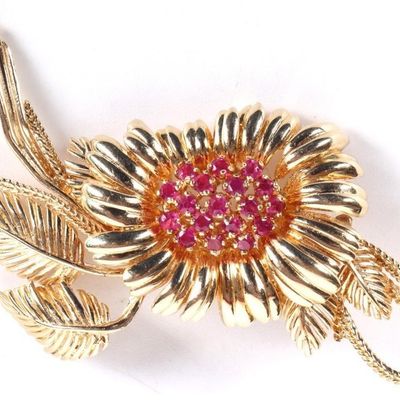 Sale Photo Thumbnail #147: 1.26CTW RUBIES 14K YELLOW GOLD WILDFLOWER BROOCH