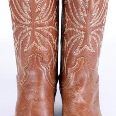 Sale Photo Thumbnail #418: VINTAGE HYER LADIES COWBOY BOOTS NEOLITE SOLES 4.5
