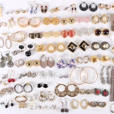 Sale Photo Thumbnail #61: 100 ASSORTED PAIRS OF LADIES FASHION EARRINGS