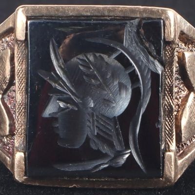 Sale Photo Thumbnail #77: 10K YELLOW GOLD MENS RING W/ CUT QUARTZ PROFILE
