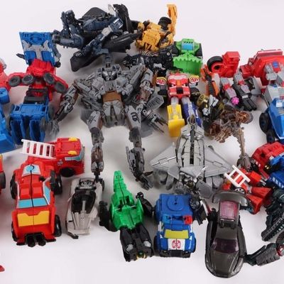 Sale Photo Thumbnail #328: TRANSFORMERS AUTOBOT & DECEPTICON COLLECTION