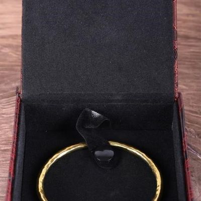 Sale Photo Thumbnail #234: IPPOLITA 18K YELLOW GOLD HAMMERED LADIES BRACELET