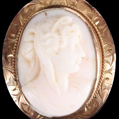 Sale Photo Thumbnail #366: ANTIQUE 10K YELLOW GOLD ENAMEL LADIES BROOCH