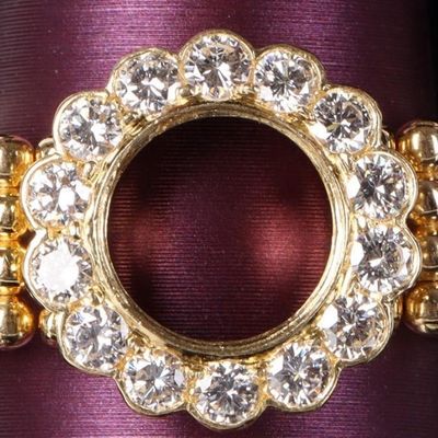 Sale Photo Thumbnail #157: 18K YELLOW GOLD LADIES RING W/ 14 DIAMONDS