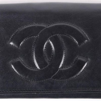 Sale Photo Thumbnail #248: VINTAGE CHANEL BLACK LEATHER CROWNHOCK WALLET