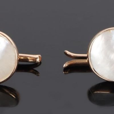 Sale Photo Thumbnail #358: 14K YELLOW GOLD MOP PAIR OF MEN'S CUFFLINKS