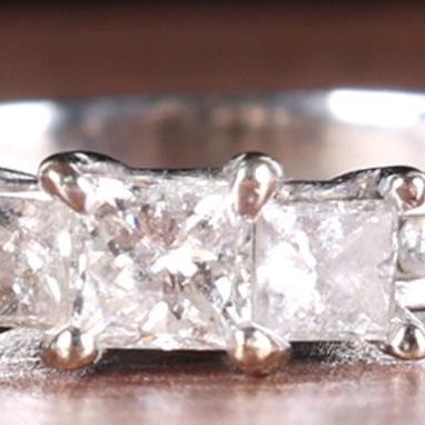 Sale Photo Thumbnail #376: 14K WHITE GOLD LADIES RING W/ PRINCESS DIAMONDS