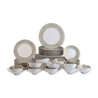 Sale Photo Thumbnail #366: 48pc Royal Doulton Bone China Dinnerware, English Renaissance