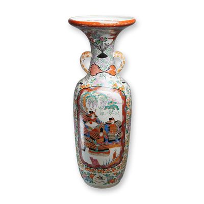 Sale Photo Thumbnail #55: Large Japanese Porcelain Samurais in Armor Vase