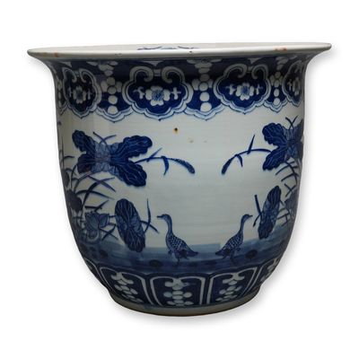 Sale Photo Thumbnail #284: Chinese Blue and White Porcelain Jardiniere w/ Lotus Design