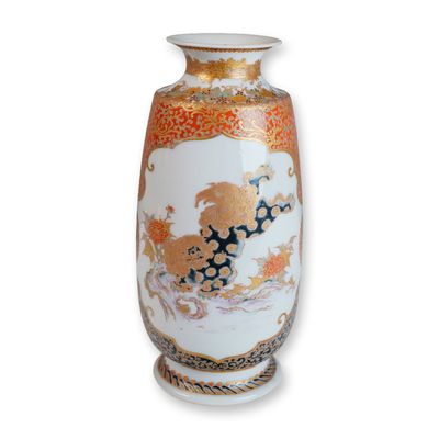 Sale Photo Thumbnail #50: Japanese Satsuma Gosu Blue Shinshi Dog and Dragon Vase