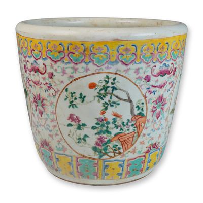 Sale Photo Thumbnail #288: Chinese Famille Rose Jardiniere
