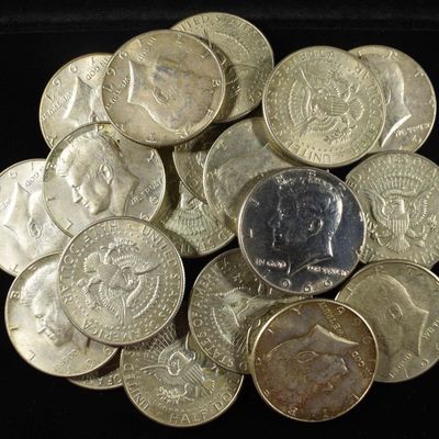 Sale Photo Thumbnail #367: (20) KENNEDY HALF DOLLARS 40% SILVER